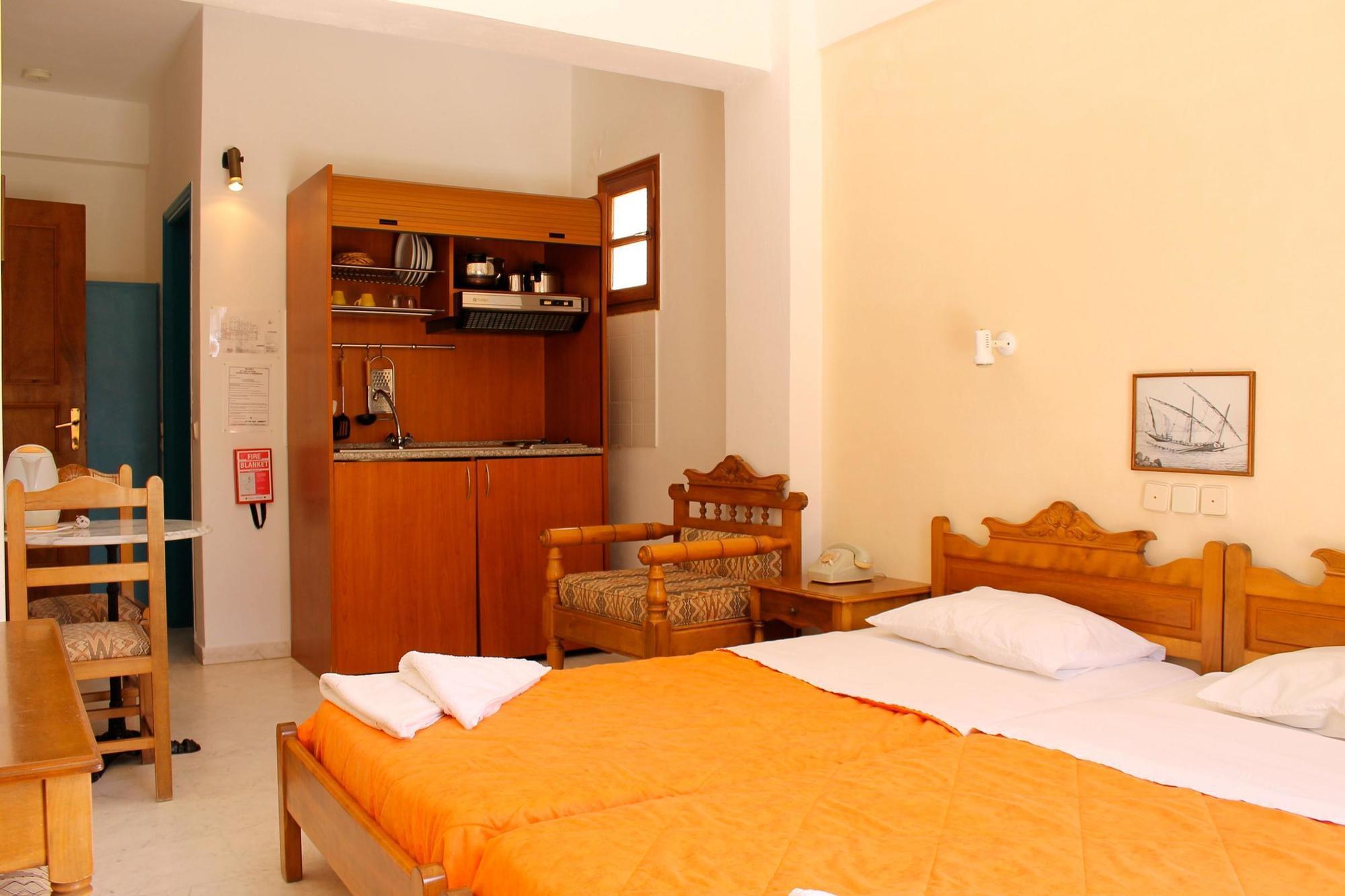 Alia Hotel Kamári Extérieur photo