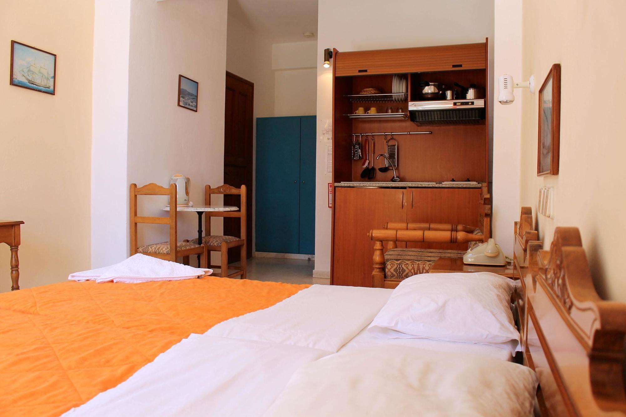 Alia Hotel Kamári Extérieur photo