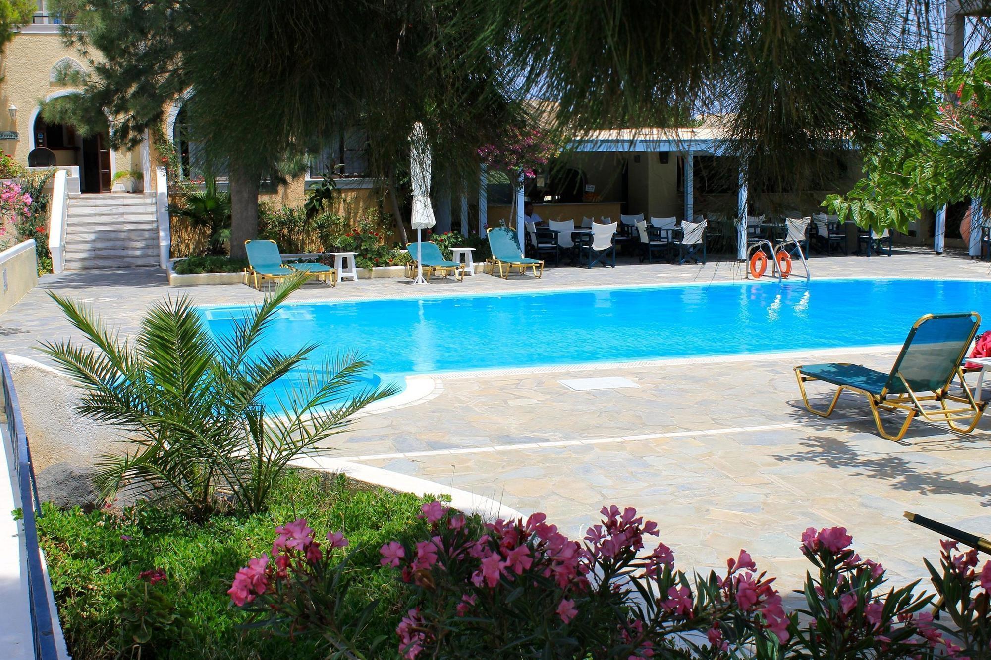 Alia Hotel Kamári Extérieur photo