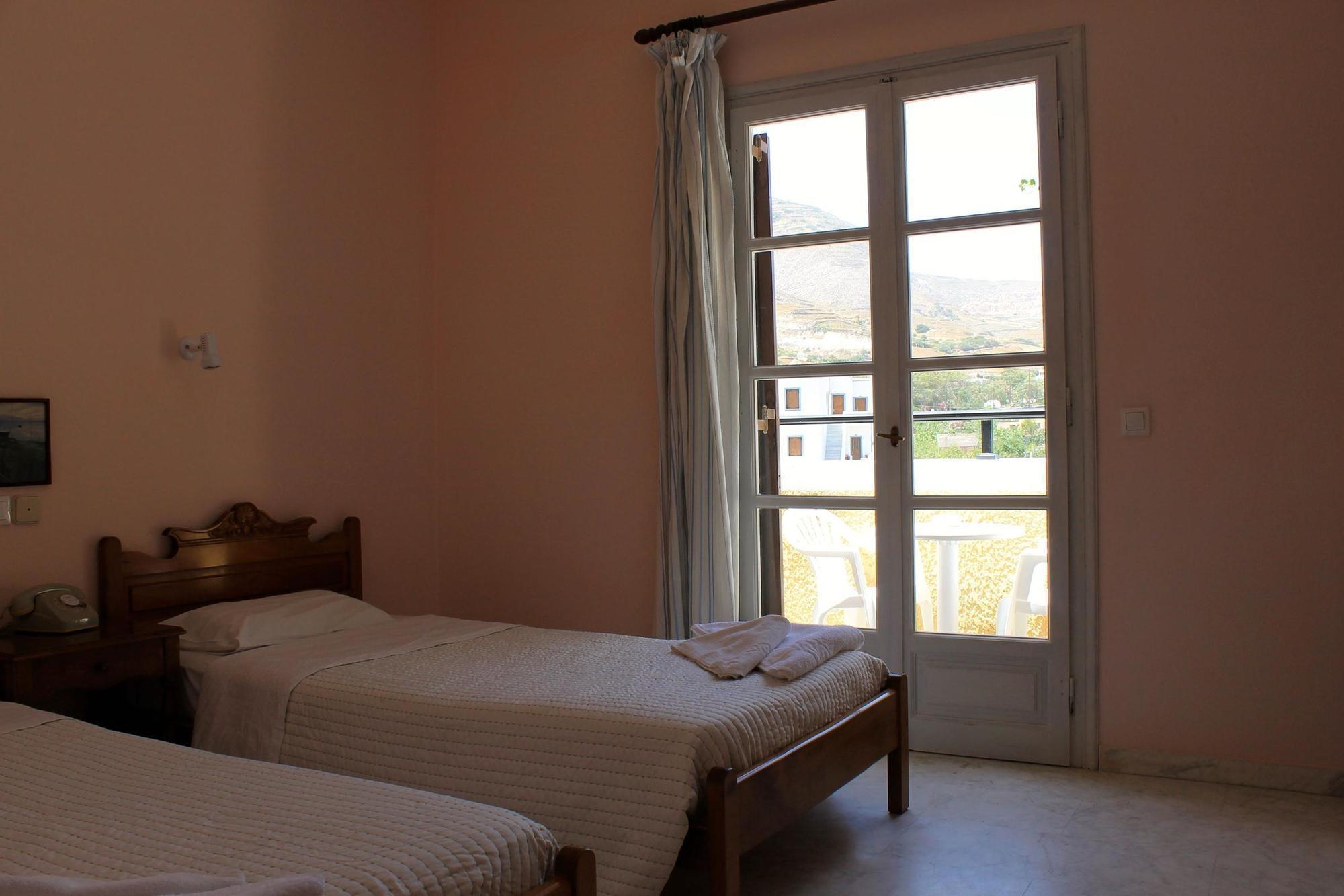 Alia Hotel Kamári Extérieur photo