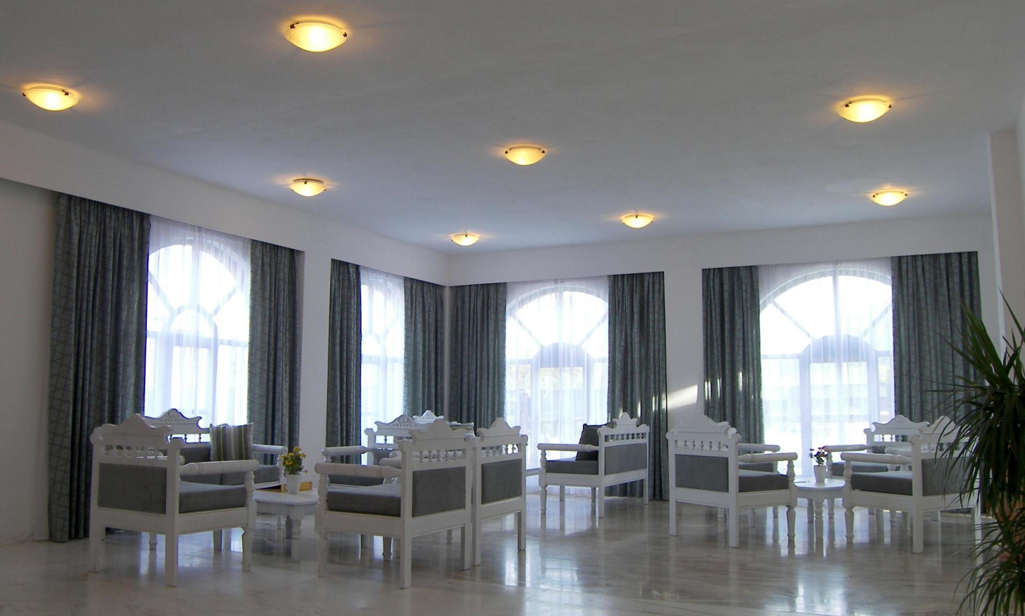 Alia Hotel Kamári Extérieur photo