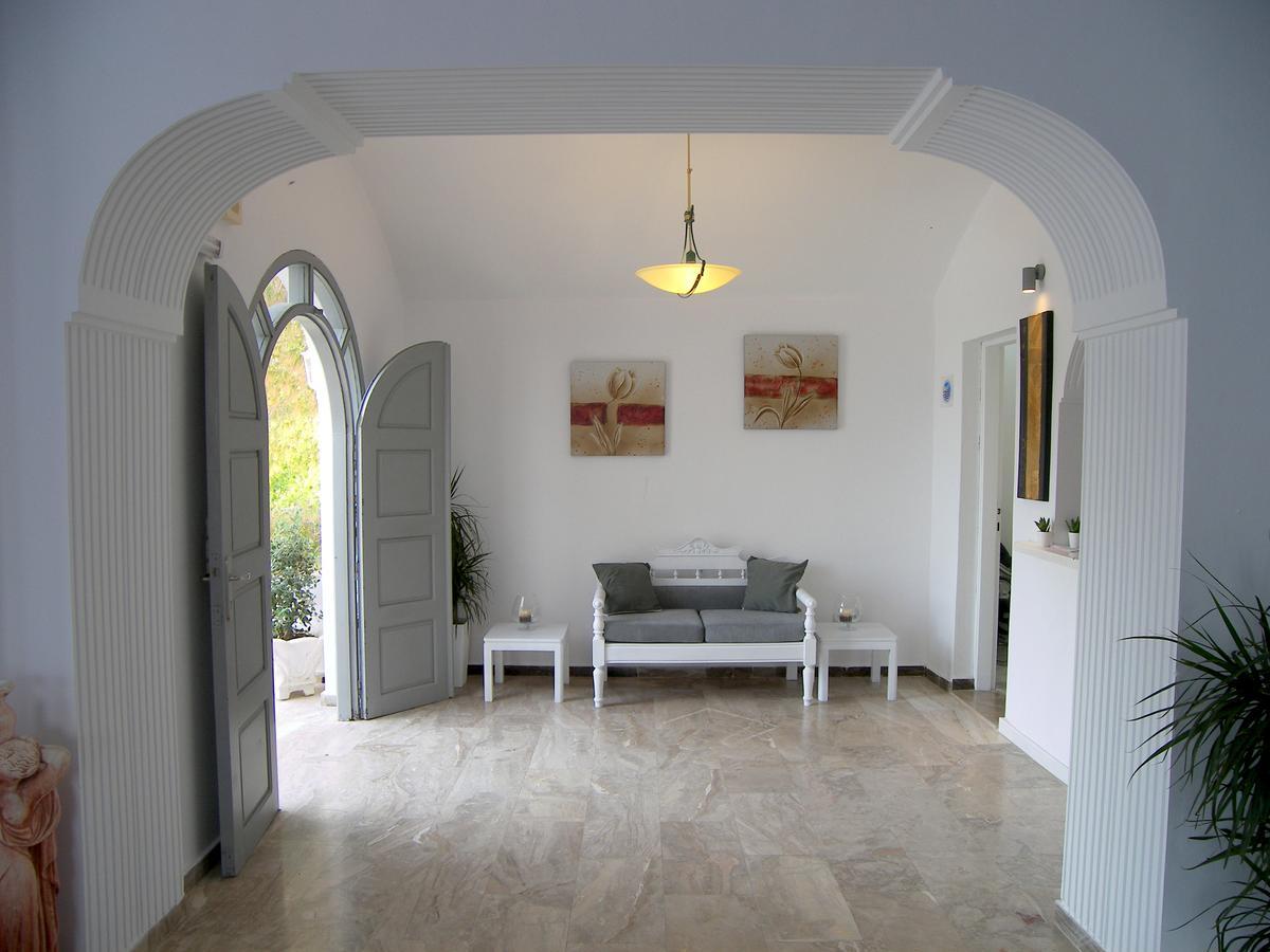 Alia Hotel Kamári Extérieur photo