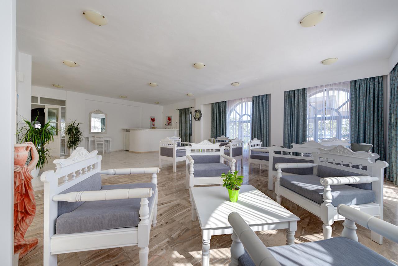 Alia Hotel Kamári Extérieur photo