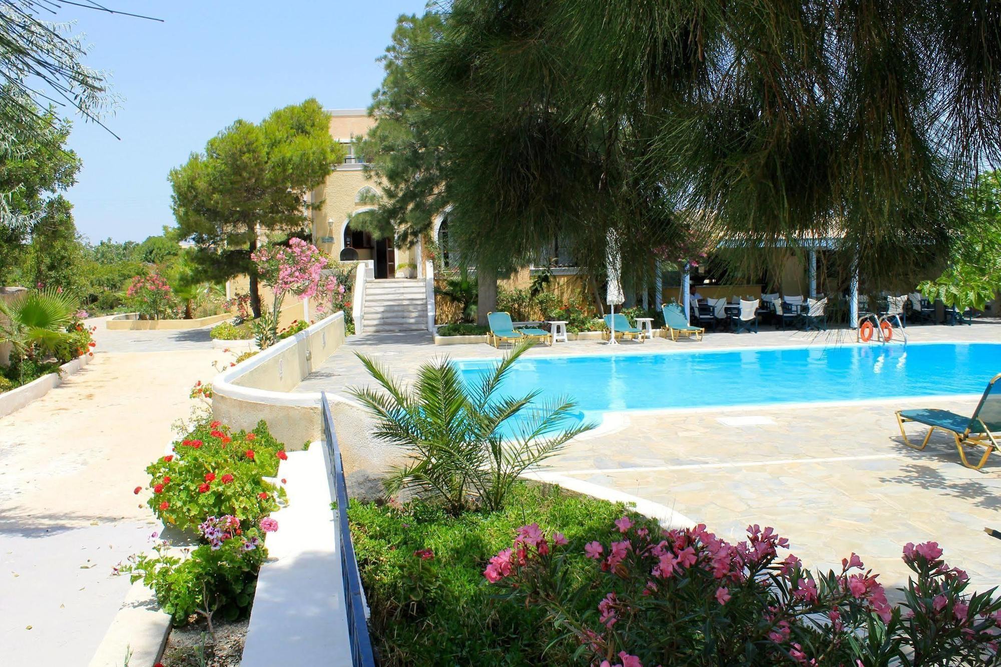 Alia Hotel Kamári Extérieur photo